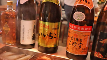 藍のれんの店内
