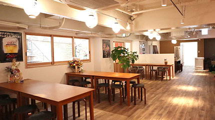 藍のれんの店内１